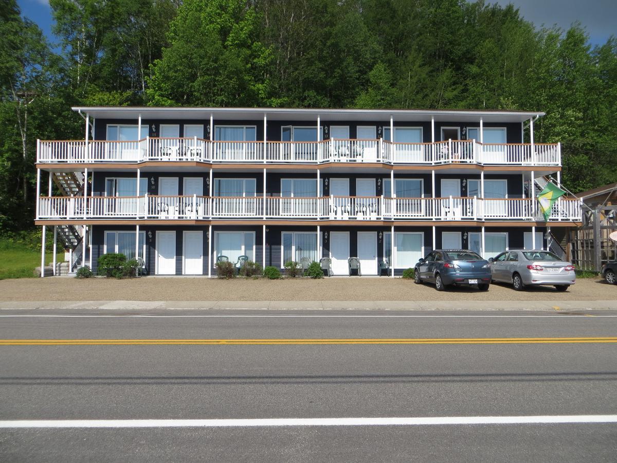 Restaurant Motel De La Plage Saint-Irenee Exterior photo